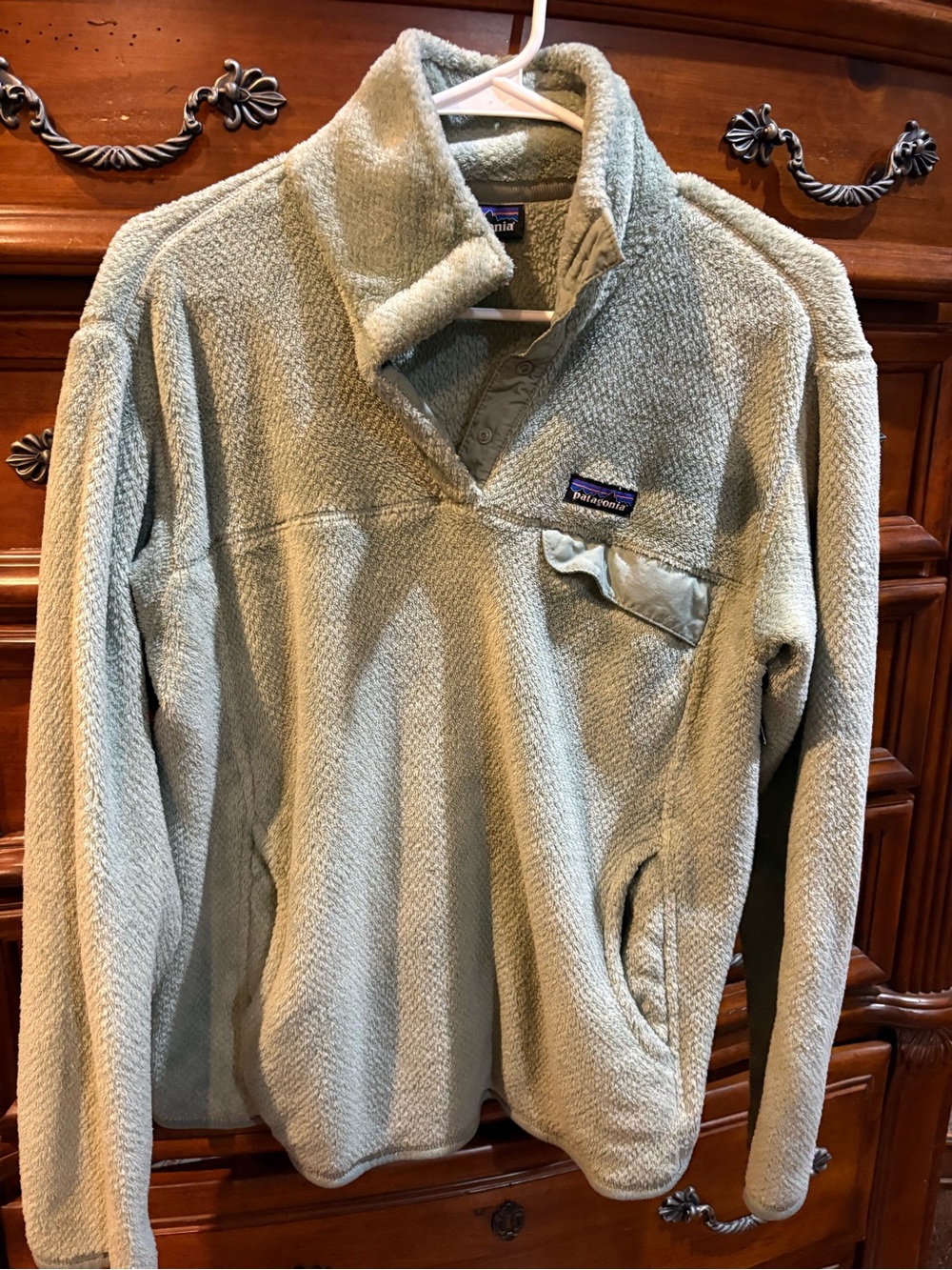 Patagonia women’s Sage Green Zip-Neck Fleece Pullover